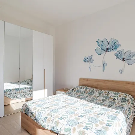 Cosy With 2 Balconies In Lierna