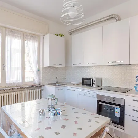 Cosy With 2 Balconies In Lierna