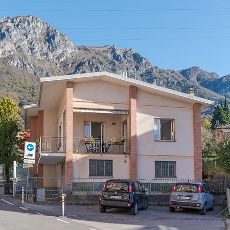 Cosy With 2 Balconies In Lierna