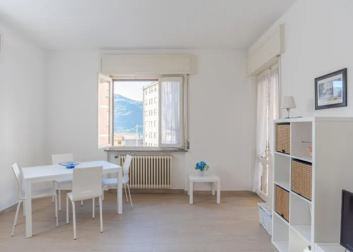 Guesthost - La Perla Apartment Lierna