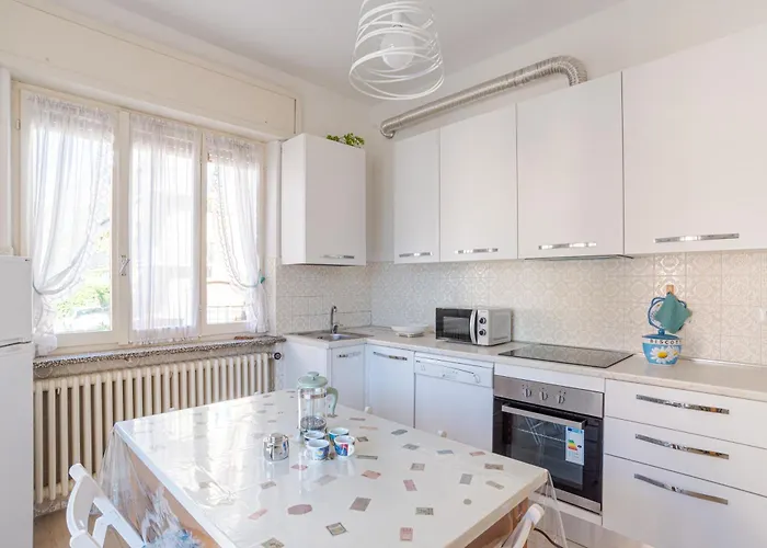 Guesthost - La Perla Lierna